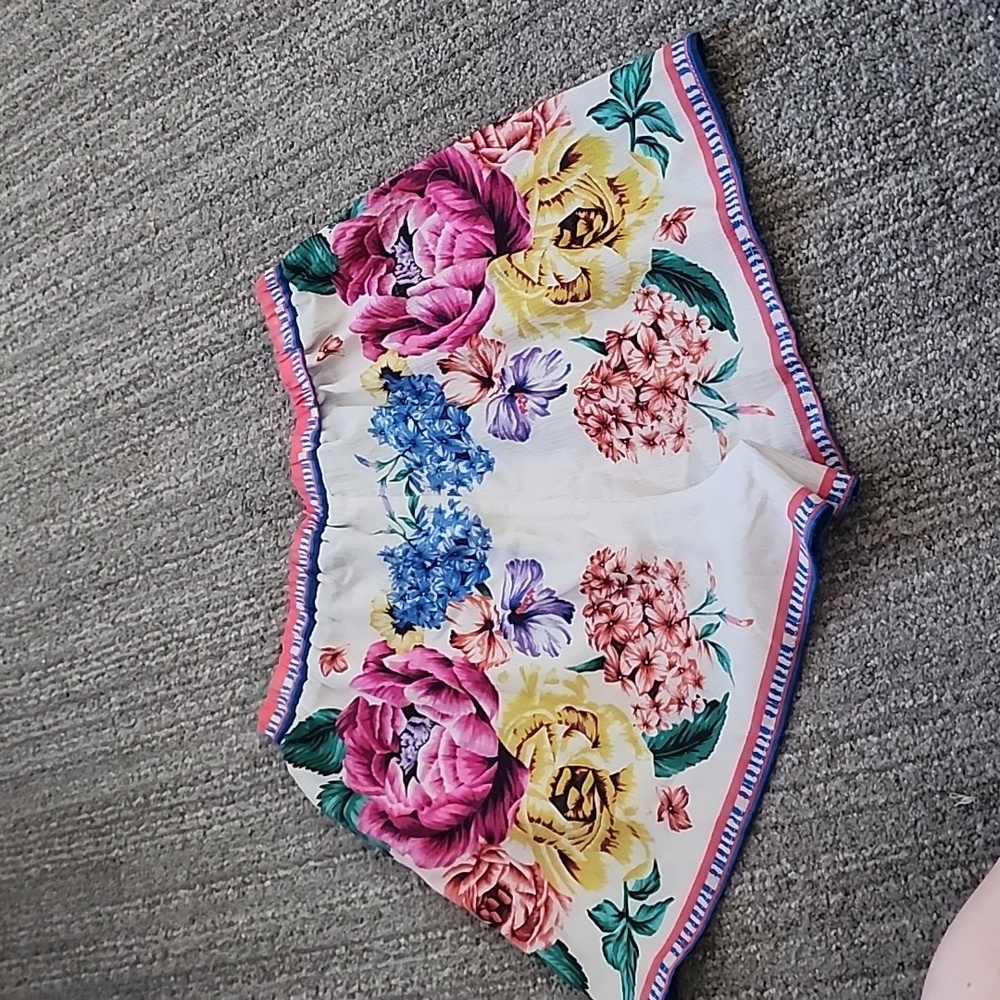 Flying Tomato floral print shorts